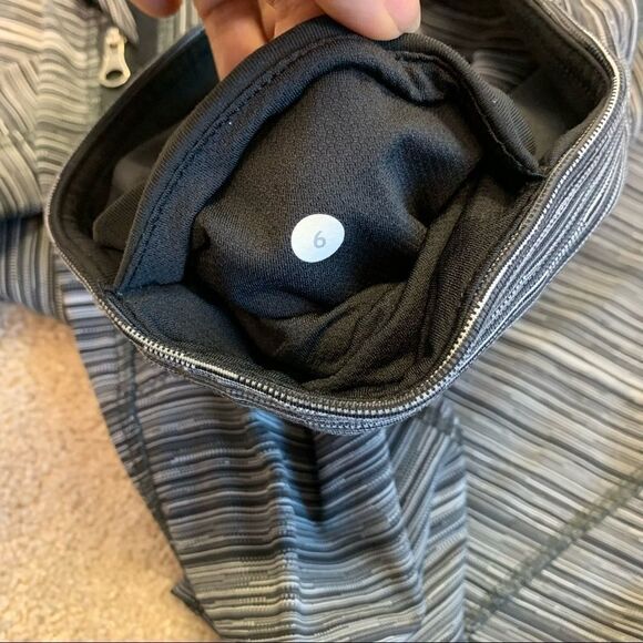 Lululemon Inspire Tight II (Mesh)
Cyber Black Deep Coal / Black Sz 6 - Picture 7 of 13